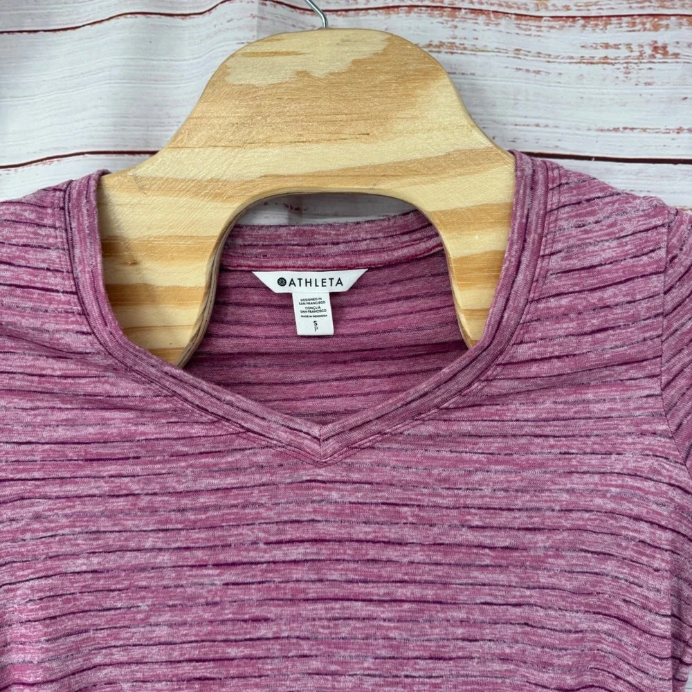 Athleta Shirt Size‎ Small Breezy Scoop V Neck Tee Heathered Pink Striped Casual